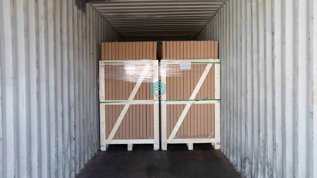 APIS glass packaged in 40ft container 1024x576.jpg