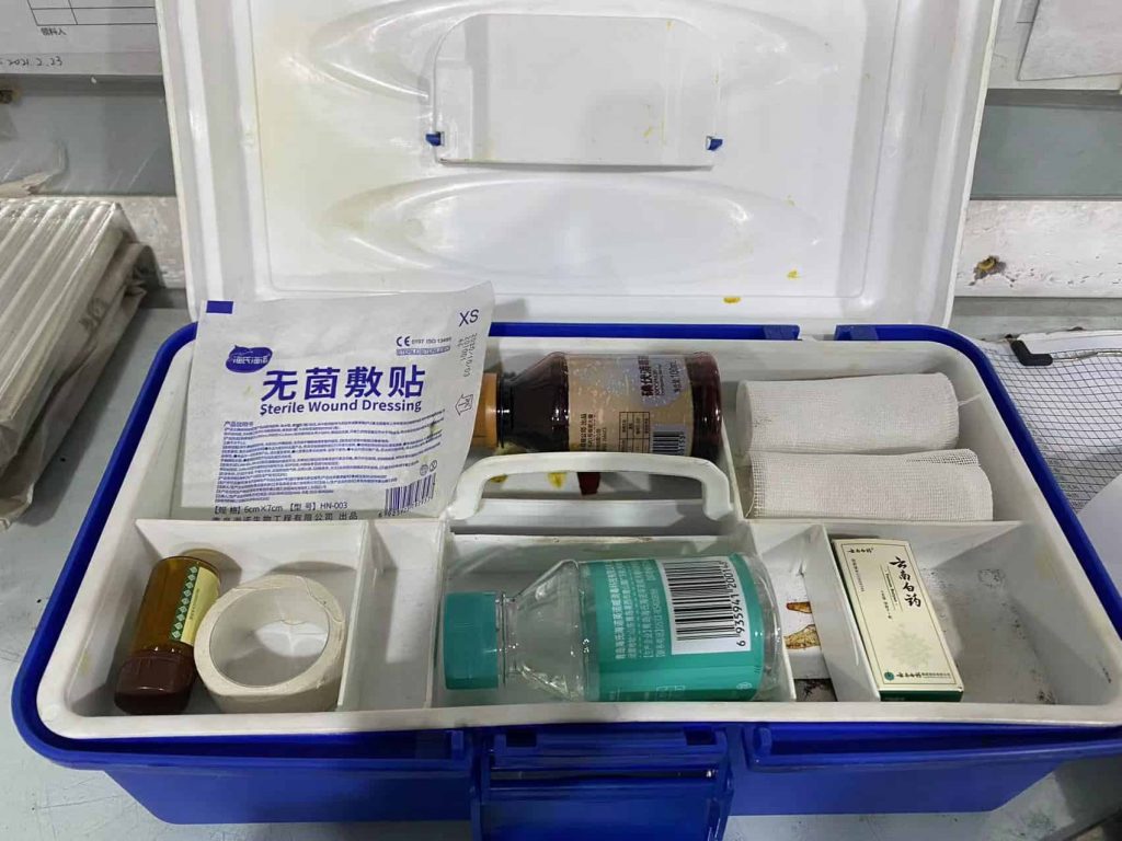 Medicine chest in temper glass factory