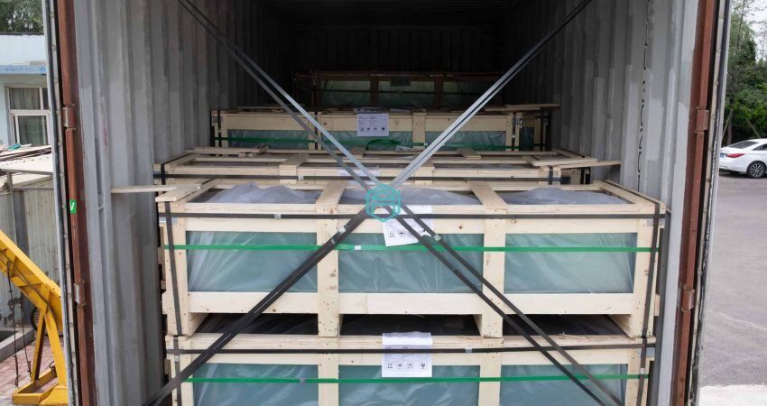 Export loading the shower glass 1.jpg