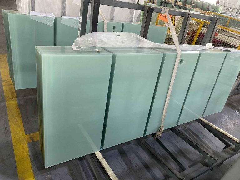 silk screen printed tempered glass for shower doors 2 768x576.jpg