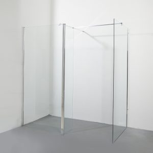 1 2 Fixed shower doors with return panel 300x300.jpg